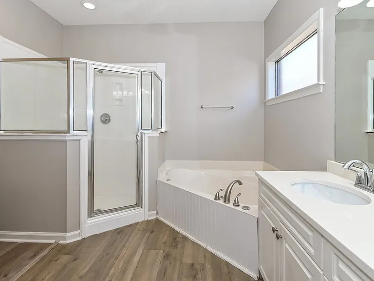 8116 Port Douglas Dr — Photo 12