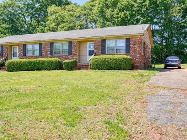 1608 Springfield Rd, Boiling Springs, SC 29316