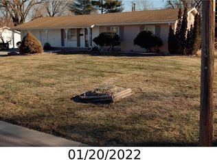 6925 Earnshaw St, Shawnee, KS 66216