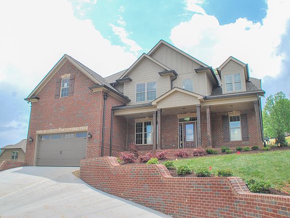 3rd image of 627 Elk Falls Ln