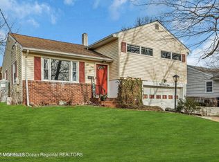 1114 Mohegan Rd, Wall Township, NJ 08736