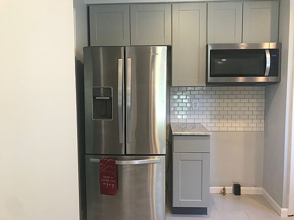 5th image of 20903 Beaufait St
