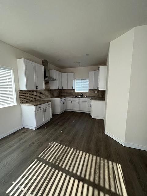 2nd image of 483 E 49th St #3/4