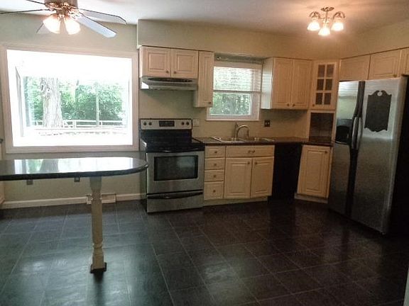 4th image of 10568 Kenridge Dr