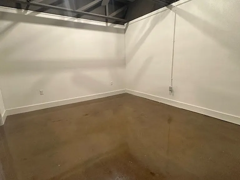 322 N Court St — Photo 5