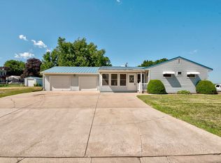 803 N 15th St, Estherville, IA 51334