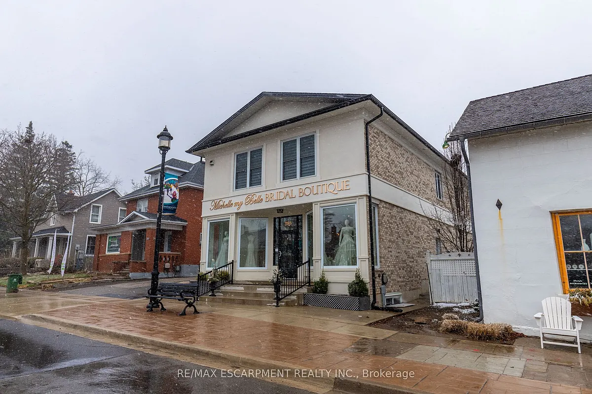 Building Photo - 295 Dundas St E #LOWER