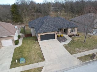871 E Grouse Rd, Nixa, MO 65714