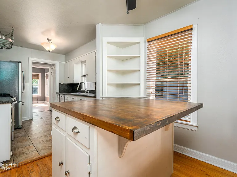 1333 Amarillo St — Photo 15
