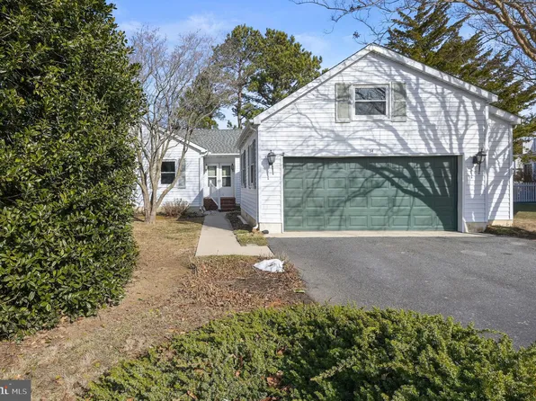 34 Bay Breeze Dr, Lewes, DE 19958