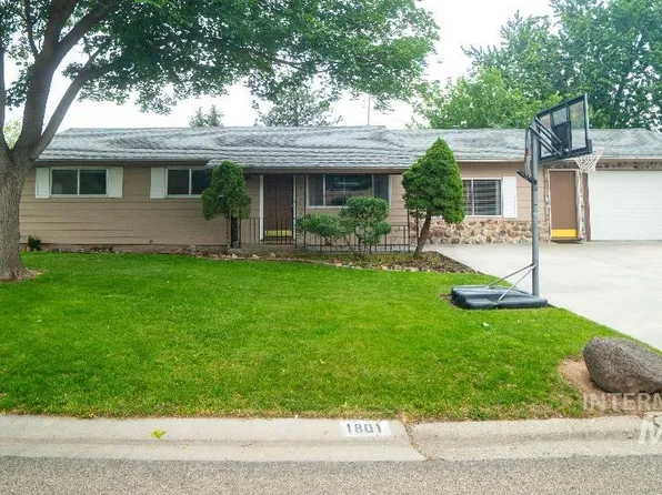 1801 S Penninger Dr, Boise, ID 83709