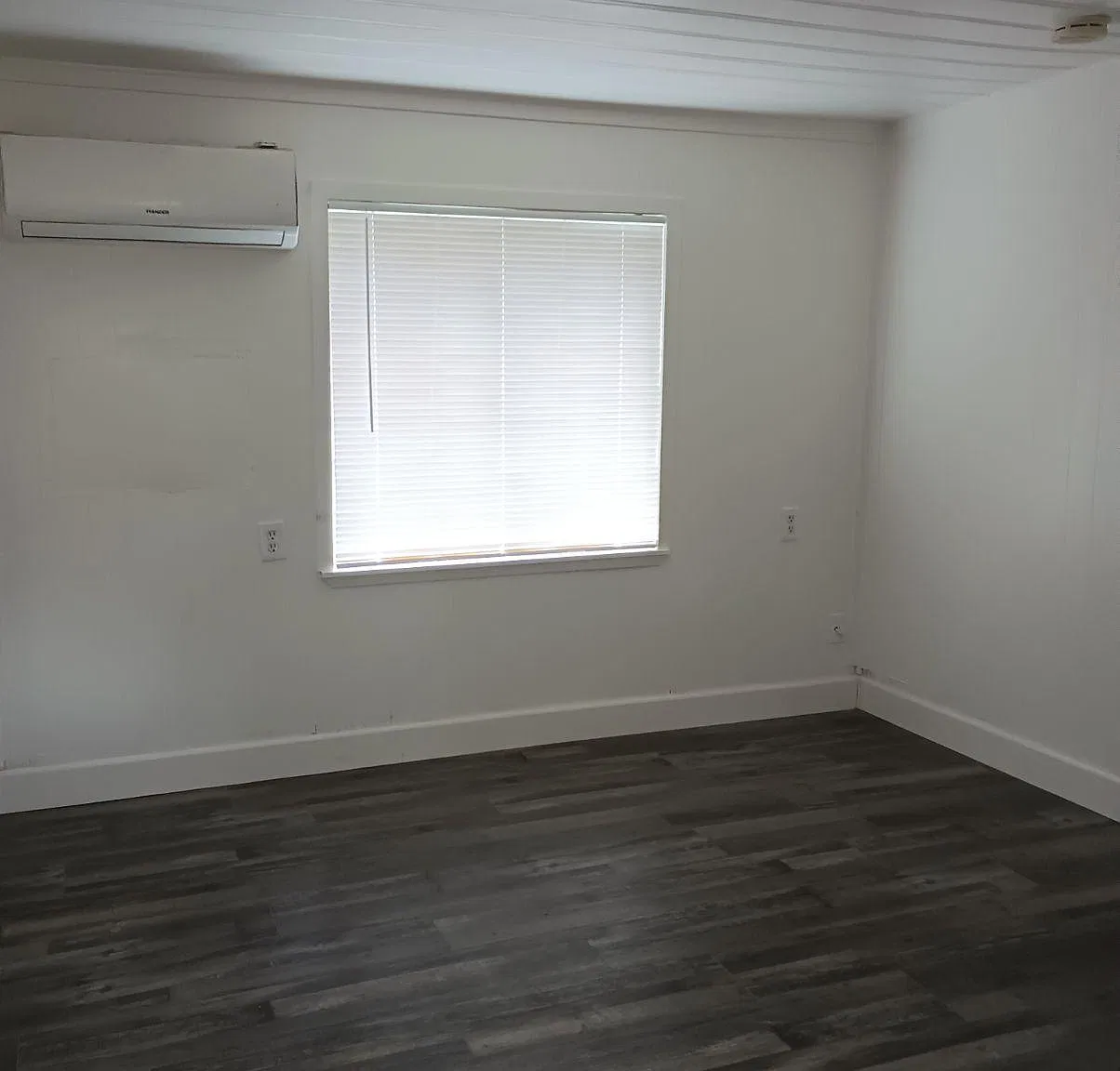 1007 Santiago Ave — Photo 2