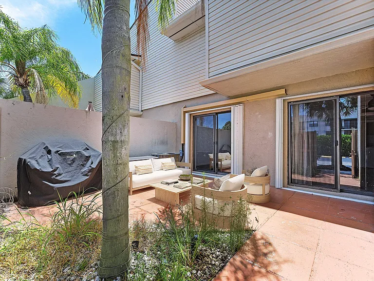 612 Executive Center Dr #107 — Photo 29
