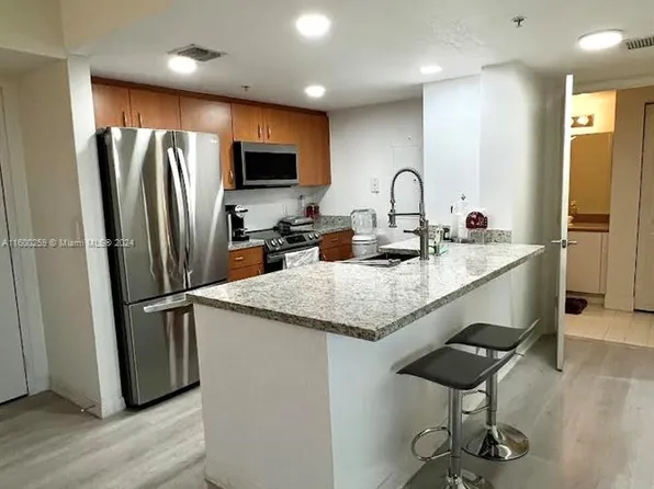 816 NW 11th St APT 809, Miami, FL 33136