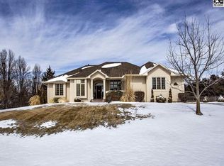 3424 N Prairie Hills Dr, Hutchinson, KS 67502