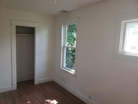 5th image of 15404 Macauley Ave