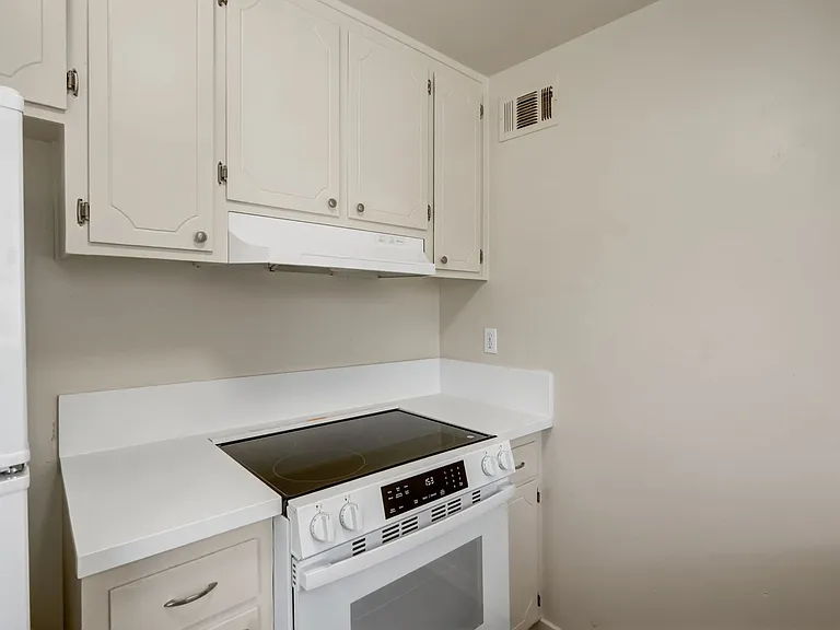 406 Scripps Dr — Photo 10