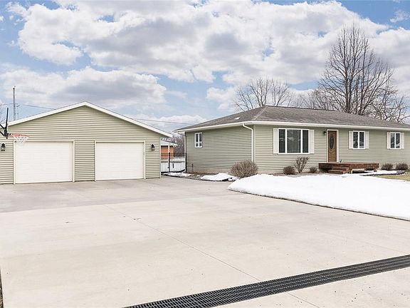 2nd image of 46 Lincoln Dr