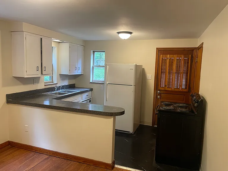 803 Jefferson St — Photo 4