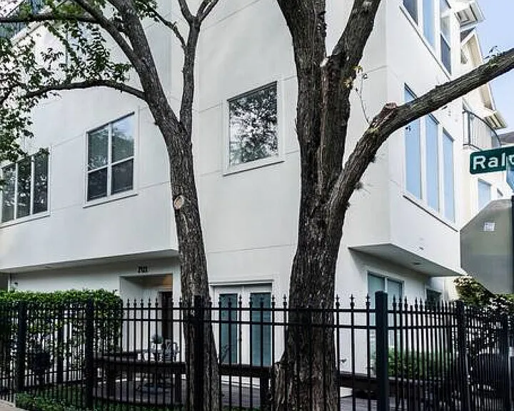 Ralph St — Photo 60