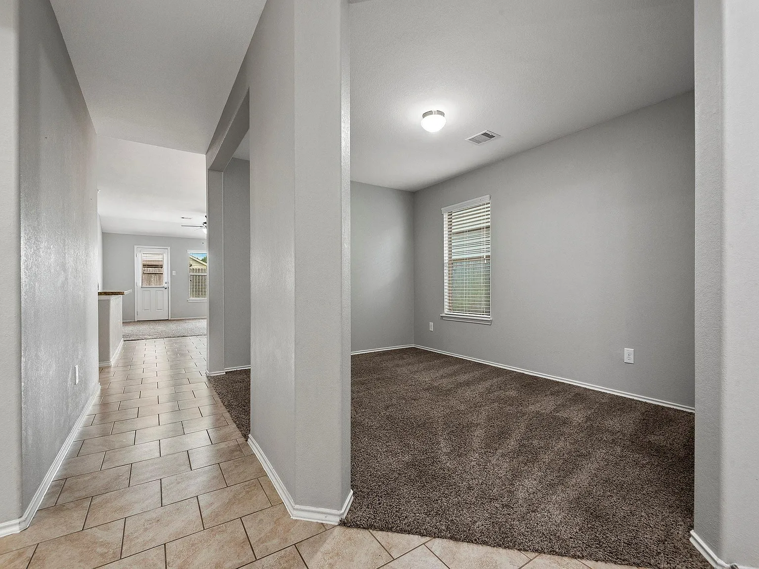 4 bed, 2.0 bath, 2067 sqft, $2,000 — Photo 4