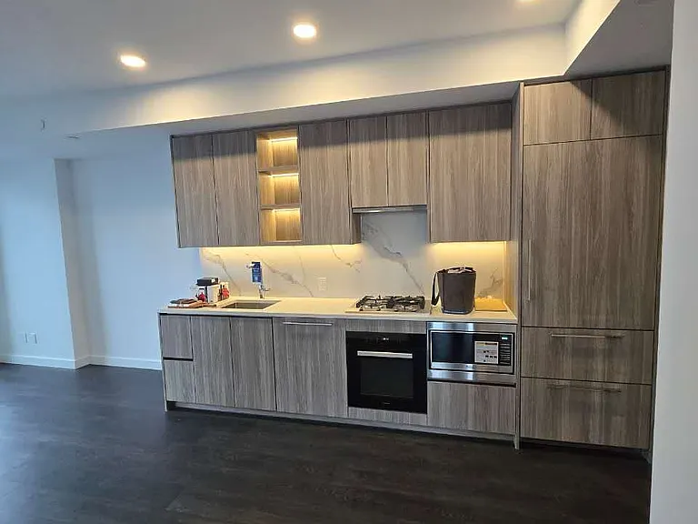 18 Esther Shiner Blvd #2111 — Photo 23