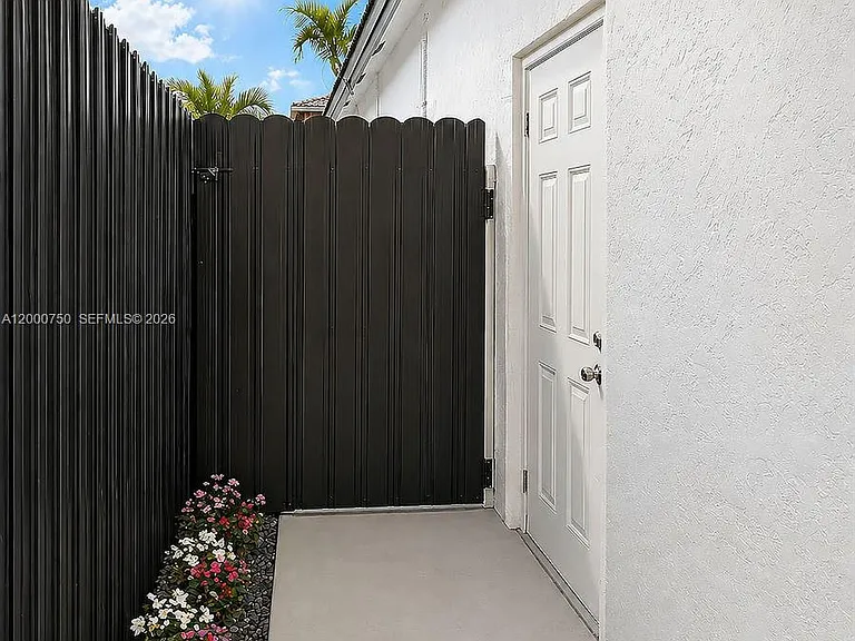 16247 SW 92nd Ter #B — Photo 3