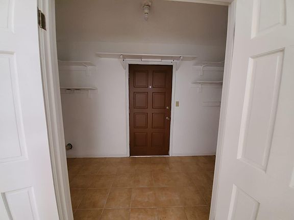 2nd image of 9000 Leo St