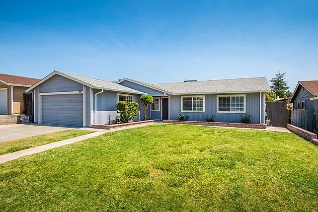 7044 Cloverleaf Way photo 1
