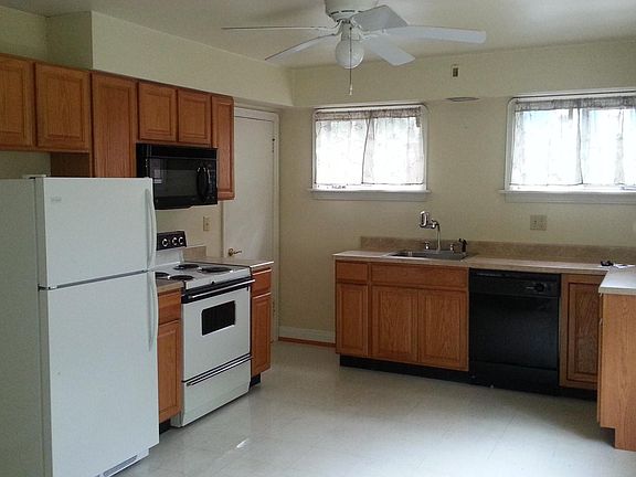 5th image of 117 Moorhead St