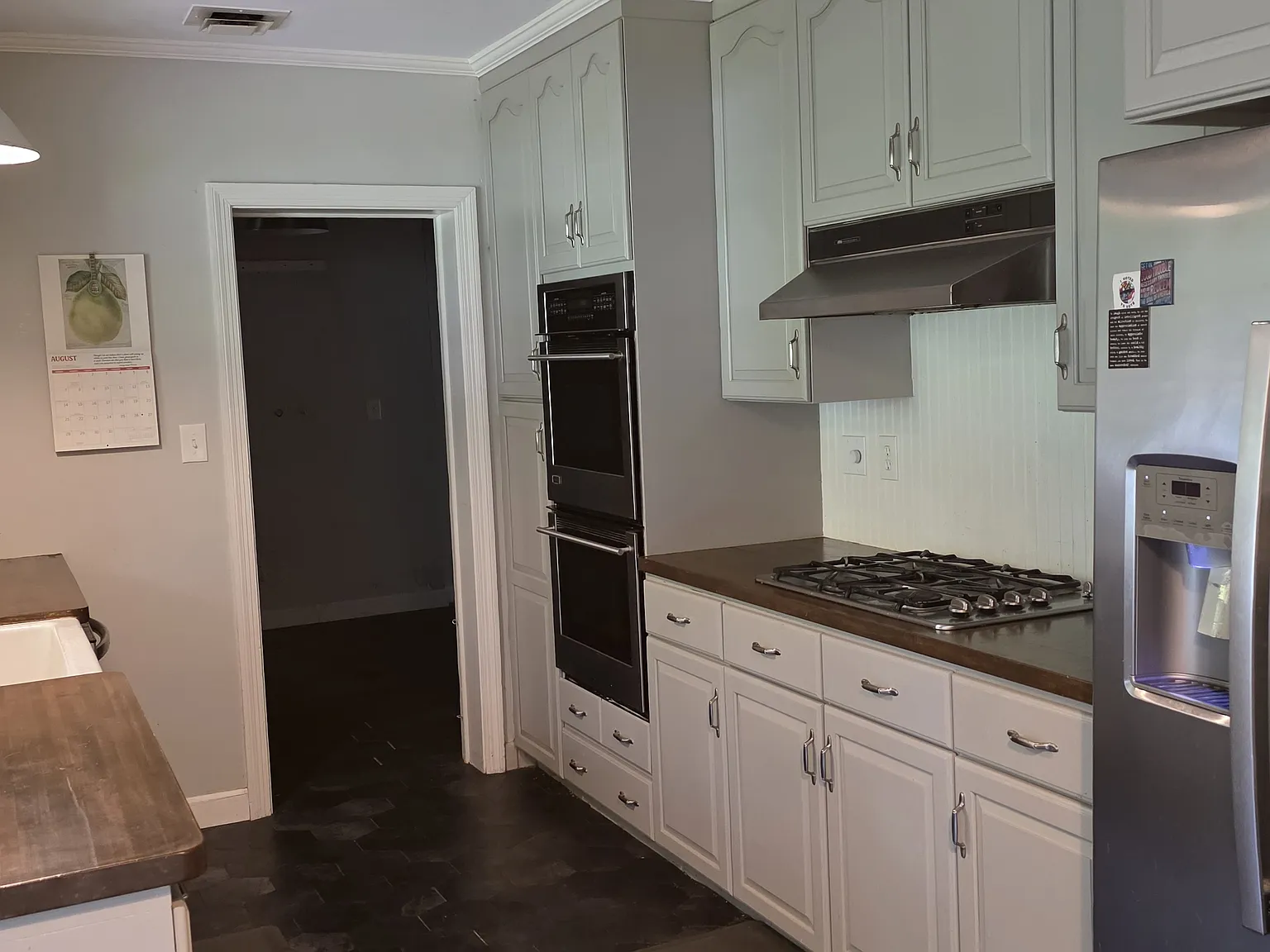 3 bed, 2.5 bath, 2200 sqft, $3,750 — Photo 4