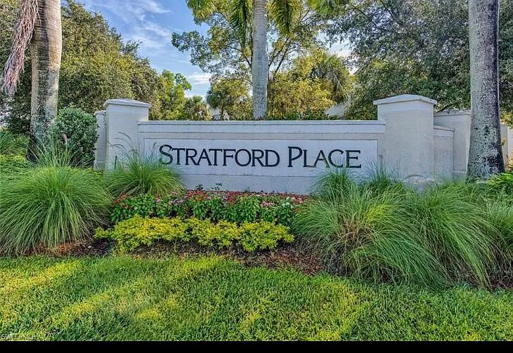 1216 Oxford Ln — Photo 2