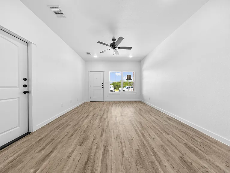 3613 Canvasback Trl #B — Photo 5