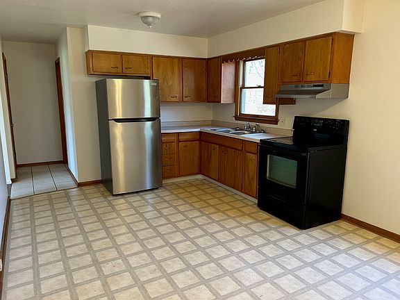 5th image of 1173 Monterey Dr