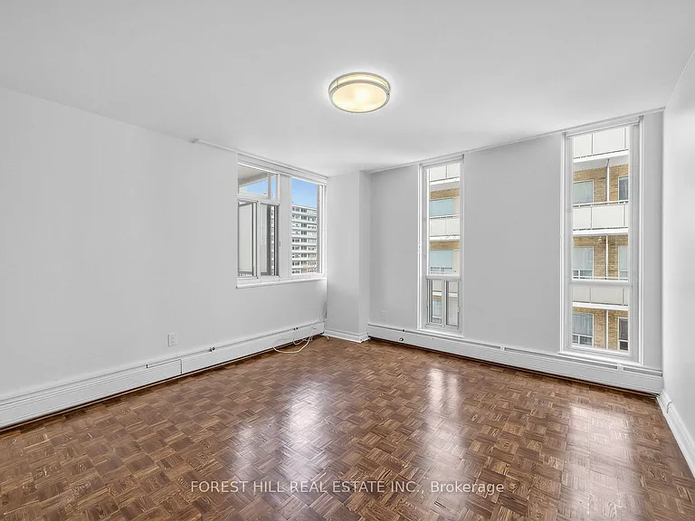 561 Avenue Rd #803-4 — Photo 11