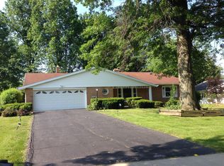 24710 Sittingbourne Ln, Beachwood, OH 44122