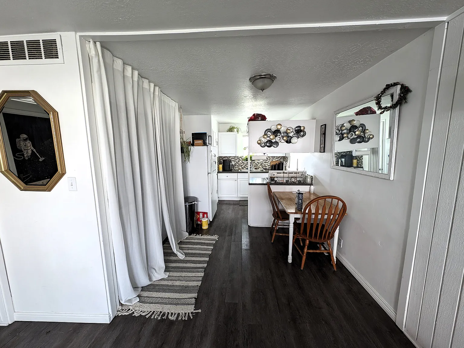 2 bed, 800 sqft, $1,300 — Photo 4