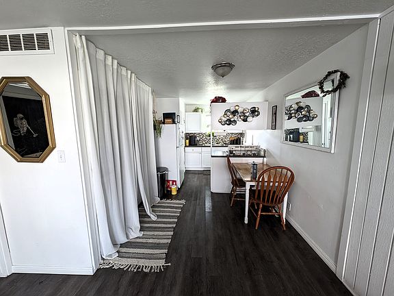 4th image of 615 N Beverly Ave