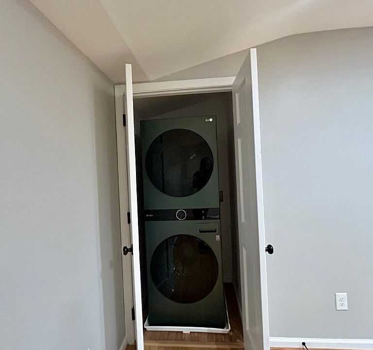 1st image of 265 Flynn Dr
