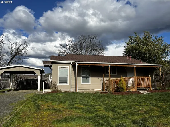 145 Walnut St, Myrtle Creek, OR 97457