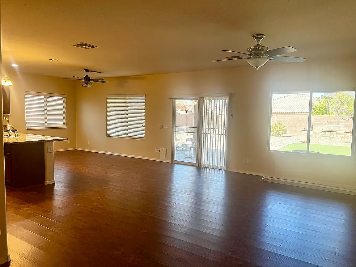 3 bed, 2174 sqft, $2,500 — Photo 2