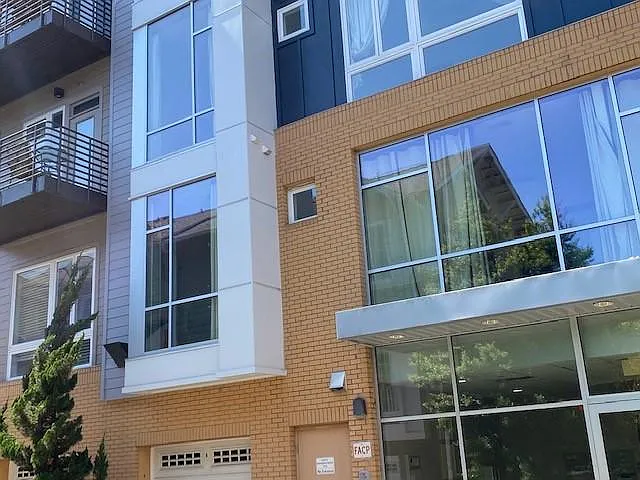 300 Magnolia Ave #203