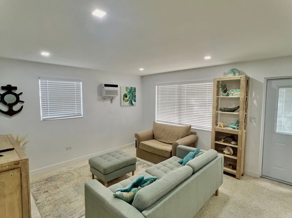 108 Poinciana Dr