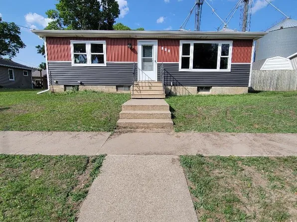 900 4th St, La Porte City, IA 50651