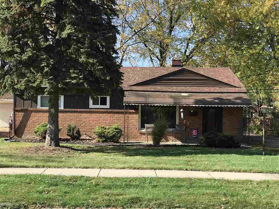 2nd image of 21747 Dexter Ct