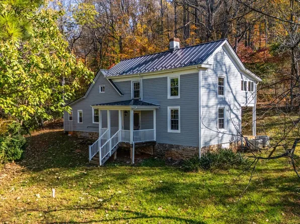 2728 E Branch Loop, Roseland, VA 22967