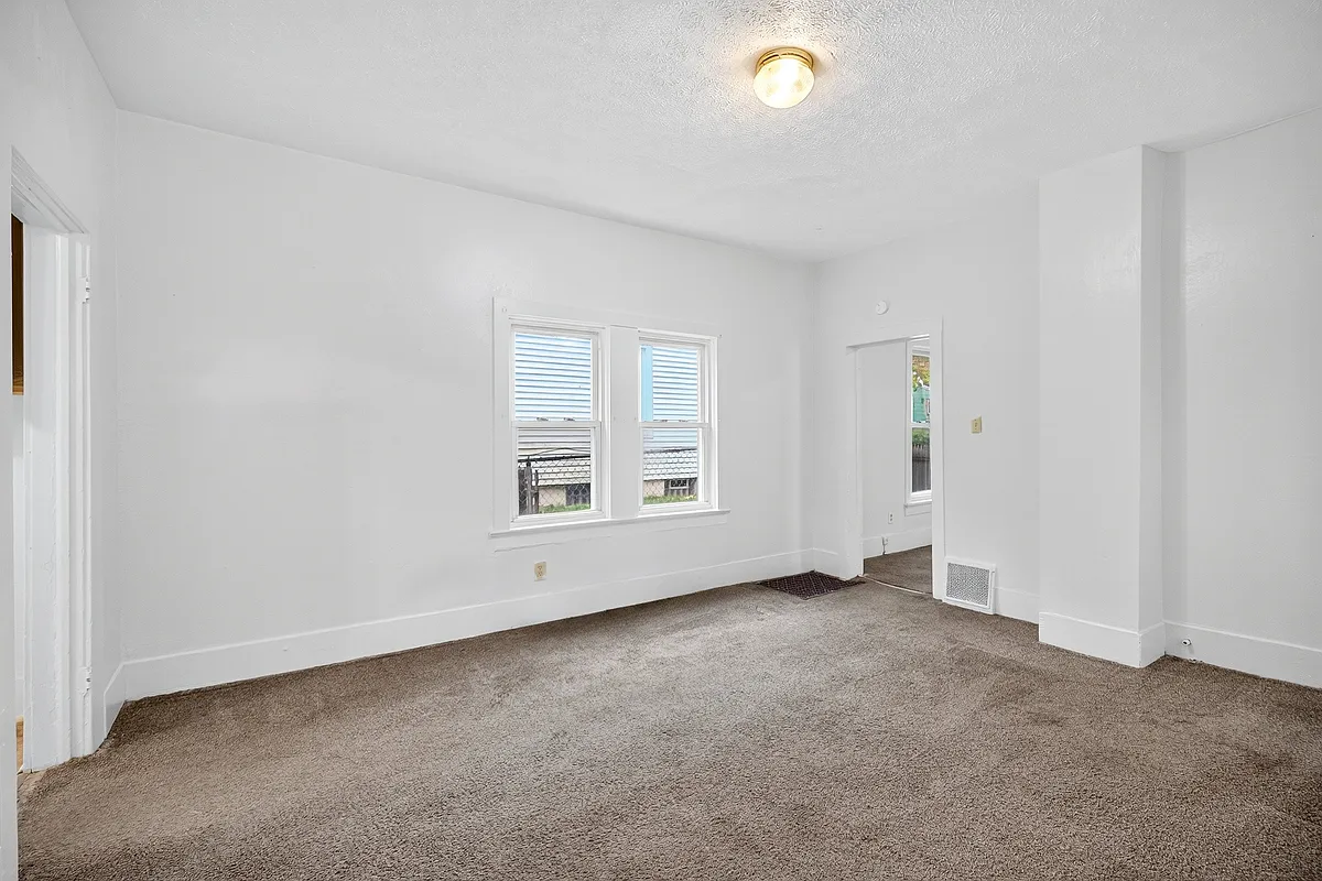 Building Photo - 235 Nieman St