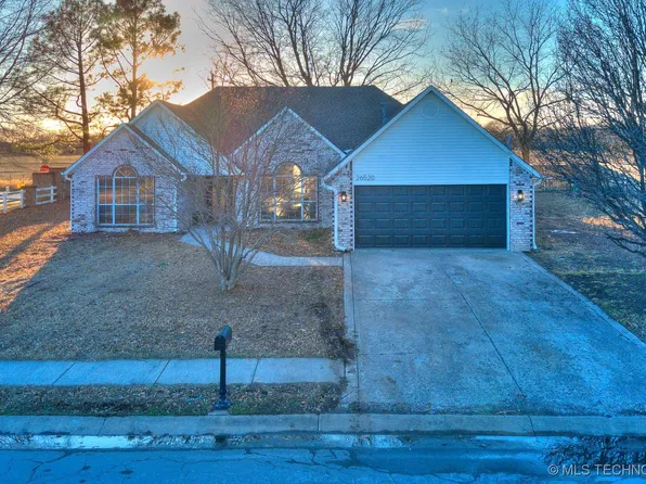 26520 Arrowood Dr, Claremore, OK 74019