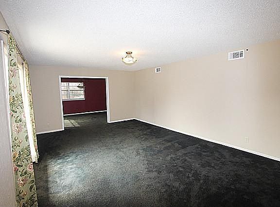 3rd image of 1113 Wildwood Cir