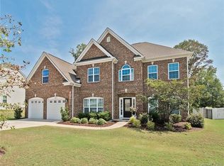 2042 Topaz Plz, Davidson, NC 28036